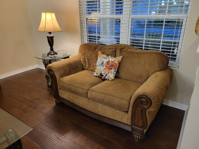 <p style="color:#800020";>"Ashleys"</p>