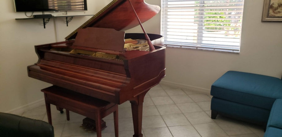 "Grand Piano on Lambert