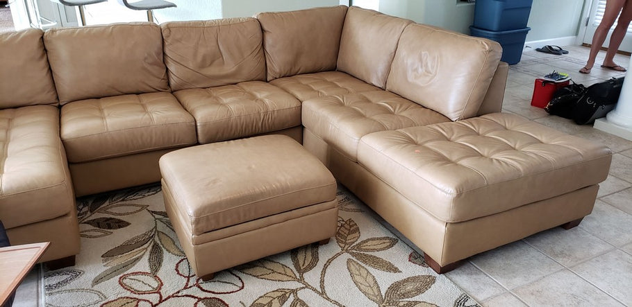 "SPORTS BAR" - POOL TABLE, BAR, THEATER SEATS, HOT TUB