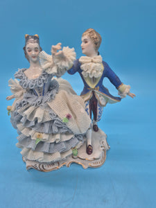 Porcelain Lovers Dancing - Blue & White Dresden Lace