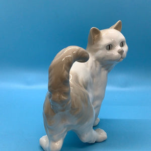 Nao Spain Porcelain Cat Figurine